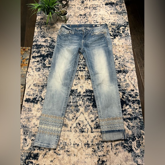 Miss Me brand jeans signature cuffed skinny style. Size 28. - Picture 2 of 7